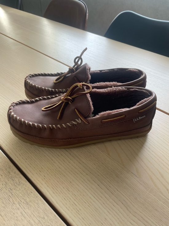 L.L. Bean Shoes - L.L.Bean Wicked Good Moccasin slippers ladies size 9 moccasin slippers leather